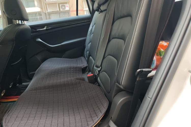 Used Skoda Kodiaq 2019 Facelifted TSI330 7-Seater Two-Wheel-Drive Luxury Enjoyment Edition China VI Standard Left Rear Seat