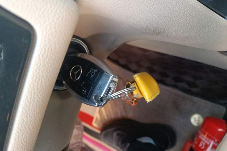 Used Mercedes-Benz R-Class 2014 R 320 4MATIC Luxury Model