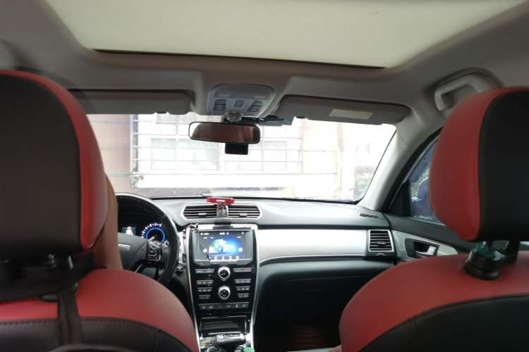 Used Haval H2 2018 Red-Label 1.5T Dual-Clutch Two-Wheel-Drive Luxury Model