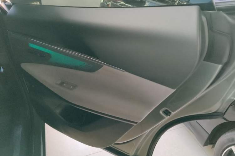 Used Lynk & Co 08 EM-P 2023 220km All-Wheel-Drive Performance Halo
