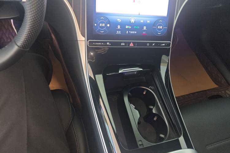 Used Mercedes-Benz C-Class 2023 C 200 L Sport Edition Gear Lever