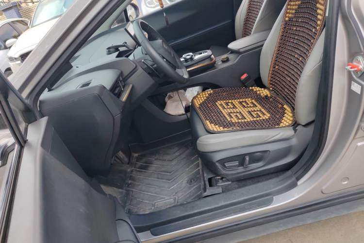 Used Toyota bZ3 2023 517 km Elite PRO Left Front Seat