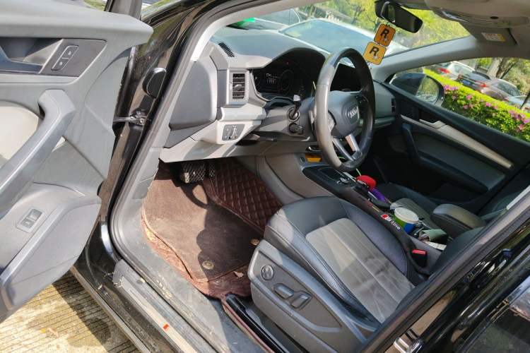 Used Audi Q5L 2020 Updated 40 TFSI Prestige Fashion Edition Driver Seat