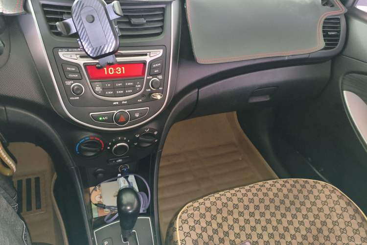 Used Hyundai Verna Ray 2014 1.4L Automatic GLX
