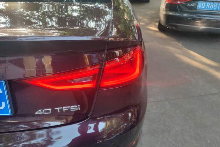 Used Audi A3 2014 Limousine 40 TFSI S line Comfort Model