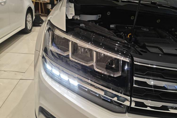 Used Volkswagen Tharu 2022 280TSI Two-Wheel Drive Trend Edition
