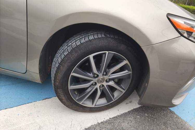 Used Lexus ES 2015 300h Comfort Edition