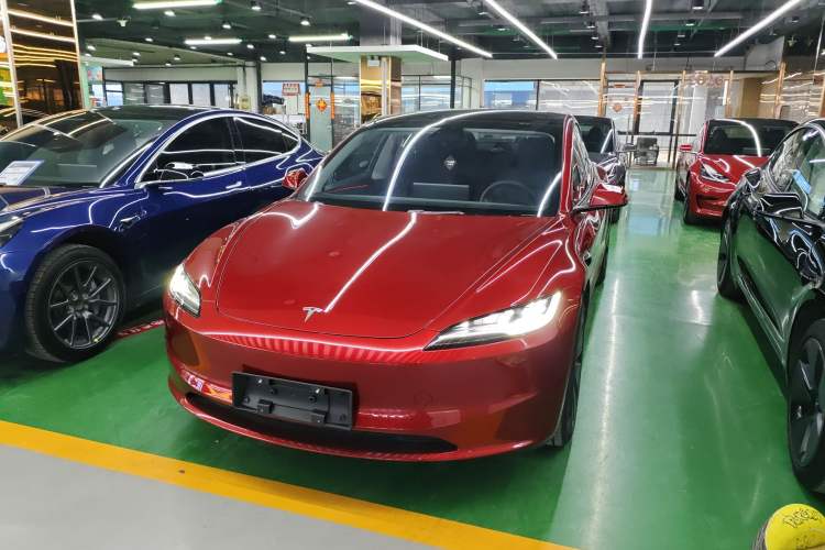 Used Tesla Model 3 2023 Rear-Wheel-Drive Version