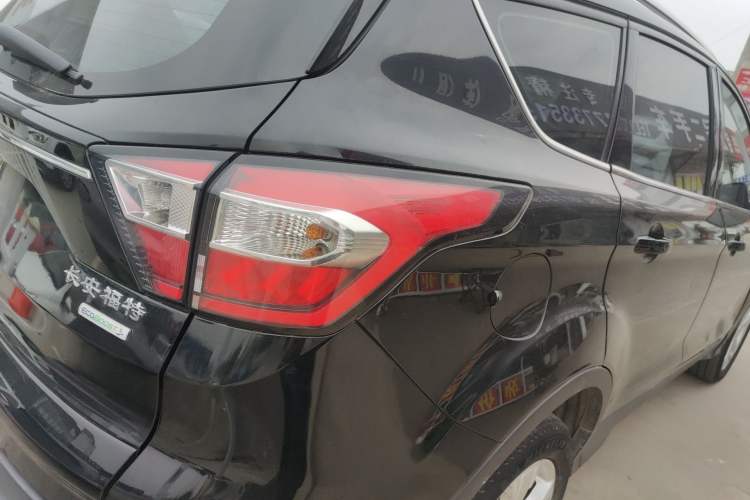 Used Ford Kuga 2017 EcoBoost 180 Two-Wheel-Drive Tiger Leap Model
