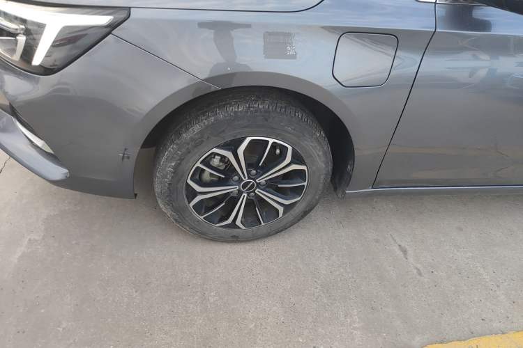 Used Roewe i6 MAX New Energy 2022 EV 500 Grand Touring Edition with Sunroof
