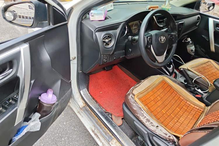 Used Toyota Levin 2017 Revised Dual-Engine 1.8H GS E-CVT Elite Sunroof Version China V Standard
