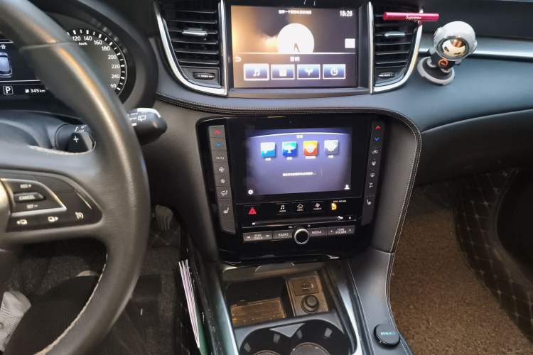 Used Infiniti QX50 2018 2.0T Two-Wheel Drive Fashion Edition Audio And AC Panel