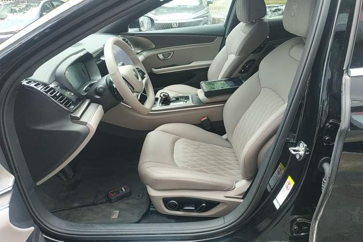 Used BYD Han 2025 EV with 701 km of Laser Radar-Enabled Intelligent Driving