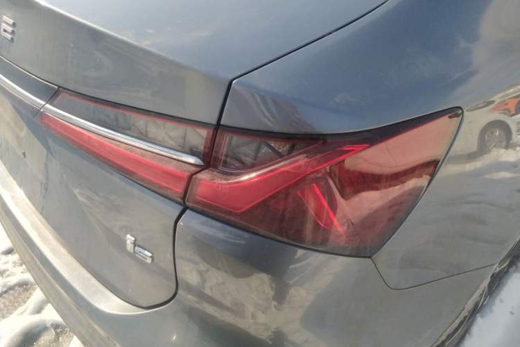 Used Roewe i5 2023 1.5L CVT Luxury Edition
