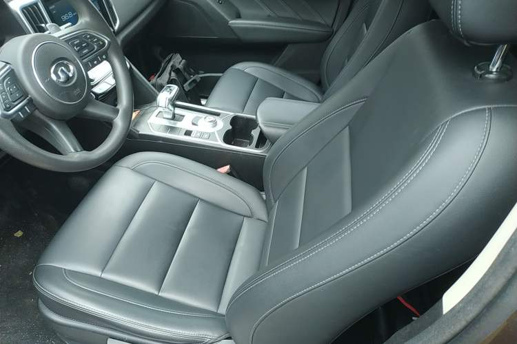 Used Great Wall Poer 2019 2.0T Commercial Version Automatic Gasoline Two-Wheel Drive Elite Trim with Long Bed – GW4C20B Left Front Seat