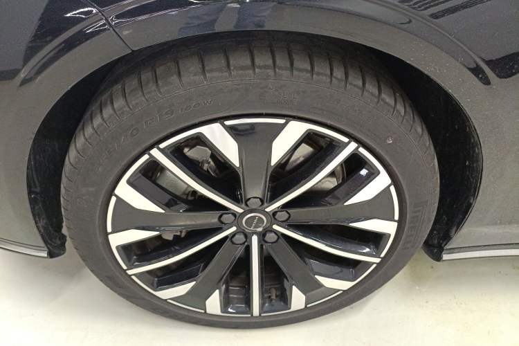 Used Volvo S90 New Energy 2026 Plug-in Hybrid Four-Wheel Drive Long-Range Luxury Smart Edition
