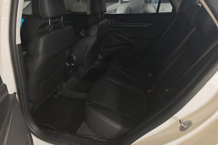 Used Ford Mondeo 2025 1.5T EcoBoost Luxury Version Left Rear Seat