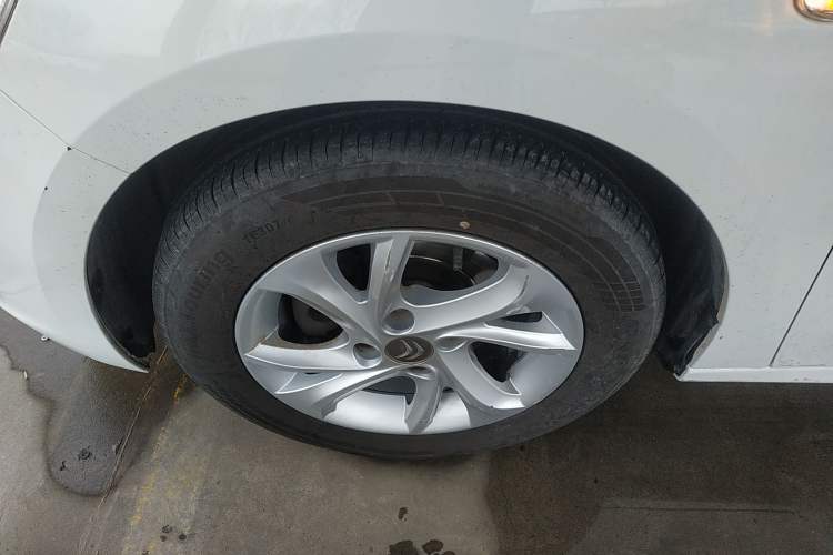 Used Citroen Elysee 2015 Zhishang Edition 1.6L Manual Fashion Model
