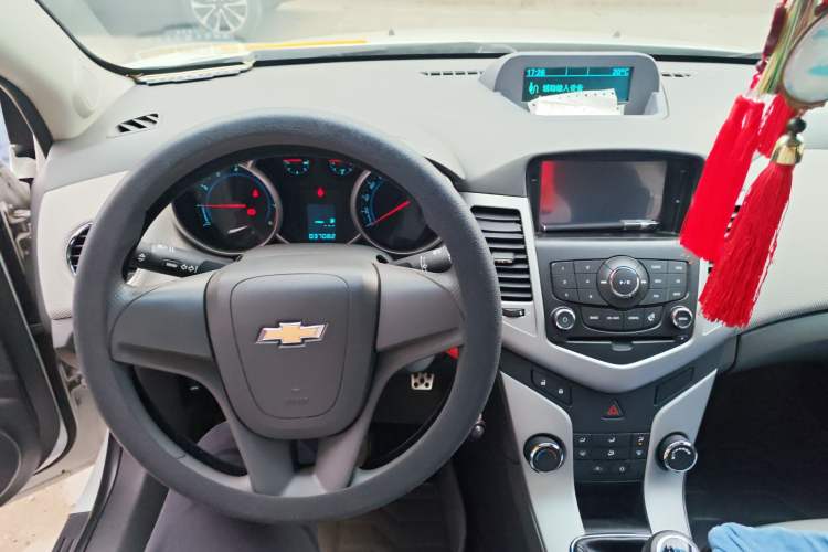 Used Chevrolet Cruze 2012 1.6L SE MT