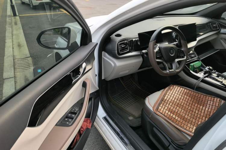 Used BYD Qin PLUS 2024 Honor Edition EV 510KM Leading Model
