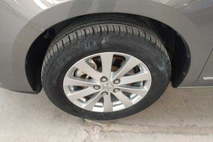 Used Buick GL8 2018 28T Luxury Model China VI Standard Exterior 4