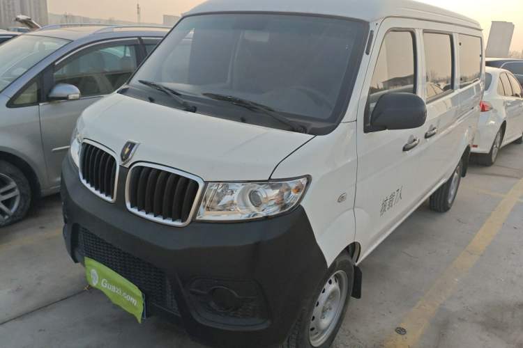 Used Jinbei Hiace X30 2023 1.5L Super-Comfortable Passenger Van 5/6/7-Seater Non-Air-Conditioned Version Model SWC15M