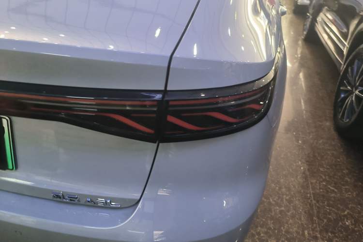 Used Chery Fengyun A8L 2025 1.5 TGDI 145 km Luxury Version Exterior 3