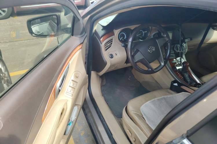 Used Buick LaCrosse 2011 2.4L SIDI Elegant Edition