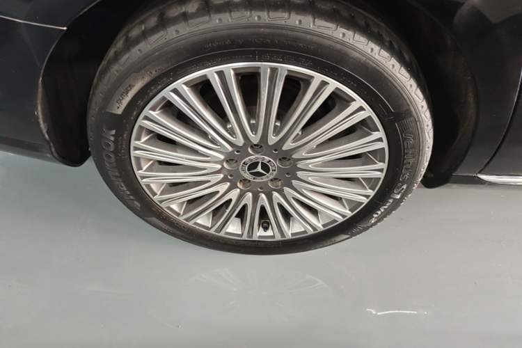 Used Mercedes-Benz E-Class 2022 Second Facelift E 300 L Fashion Edition
