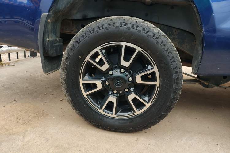 Used Huanghai Xianglong 2020 2.5T N1S Two-Wheel Drive Diesel Sport Edition with Extended Flat-Bottom Cargo Bed China VI Emission Standard JE4D25Q6A
