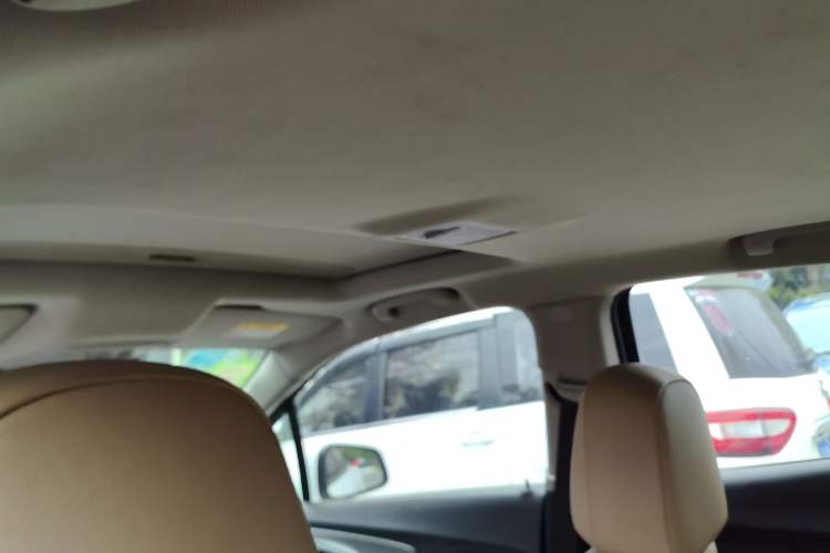 Used Buick Encore 2015 1.4T Automatic Two-Wheel Drive Urban Elite Version
