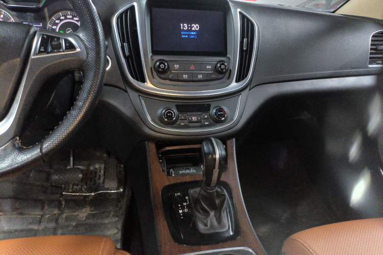 Used Baojun 560 2017 Rhythmic Edition 1.8L iAMT Prestige Model
