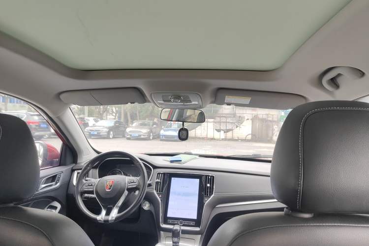 Used Roewe RX5 2019 20T Two-Wheel Drive Automatic Ali Smart Connectivity Platinum Edition Headliner