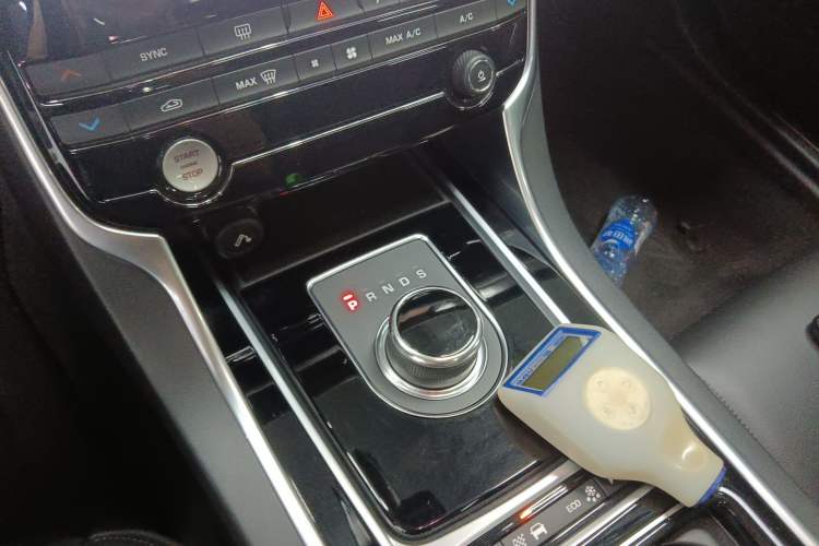 Used Jaguar XFL 2020 XFL 2.0T P200 Two-Wheel-Drive Elite Edition Gear Lever