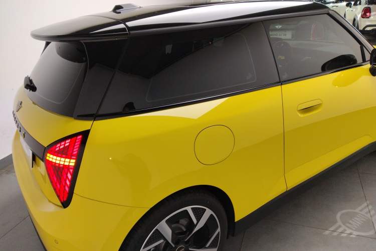 Used MINI Electric MINI COOPER 2024 452km COOPER SE Artist
