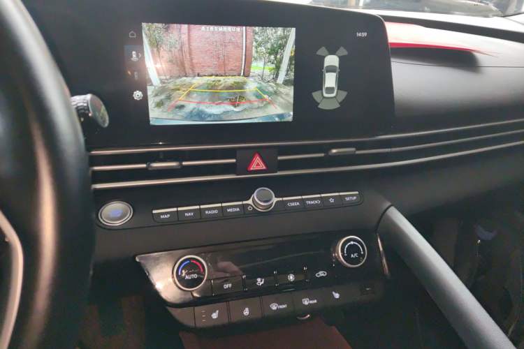 Used Hyundai Elantra 2023 1.5L CVT LUX Prestige Edition Audio And AC Panel