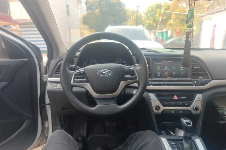 Used Hyundai Elantra (6th Generation / Lingdong) 2016 1.6L Automatic ZhiXuan – Elite Version Steering Wheel