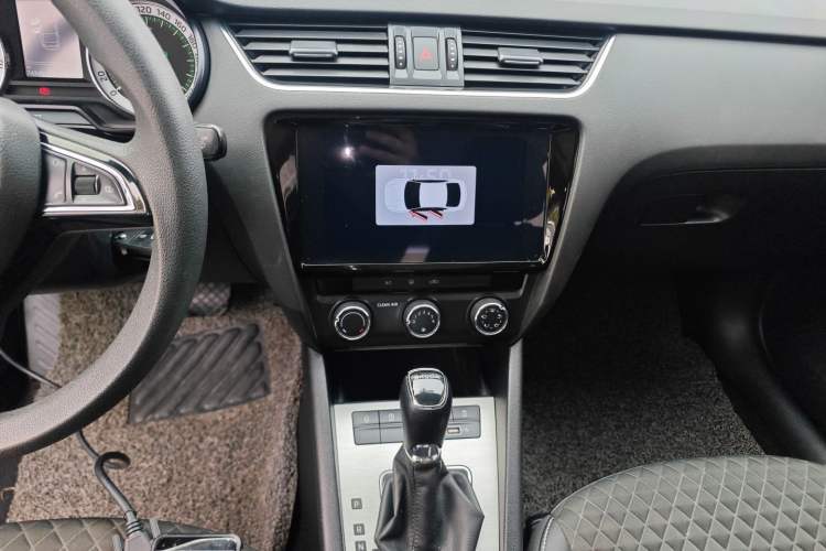 Used Skoda Octavia 2019 1.5L Automatic Smart Drive Luxury Edition China VI Standard
