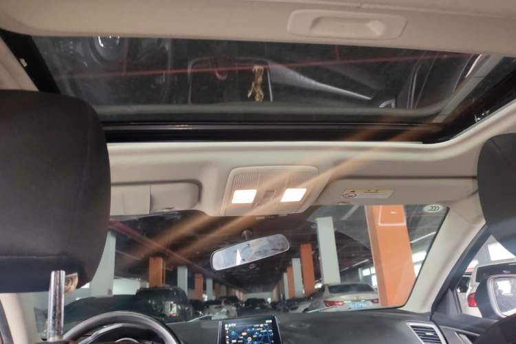 Used Mazda 3 Axela 2017 Sedan 1.5L Automatic Luxury Model Emission Standard China V Headliner