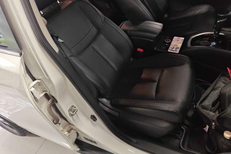 Used Nissan X-Trail 2017 2.5L CVT Luxury Edition 4WD Right Front Seat