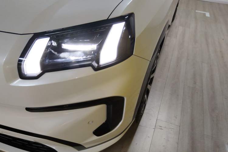 Used AION V 2024 Aion Tyrannosaurus 650 LiDAR Edition
