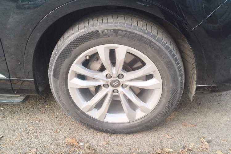 Used Audi Q7 2019 45 TFSI Comfort Model