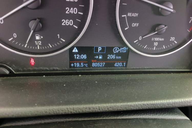 Used BMW X1 2018 sDrive20Li Leading Model Odometer Close Up