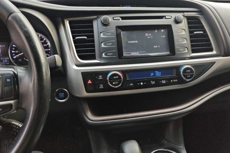 Used Toyota Highlander 2015 2.0T Four-Wheel Drive Luxury Edition 7-Seater Audio And AC Panel