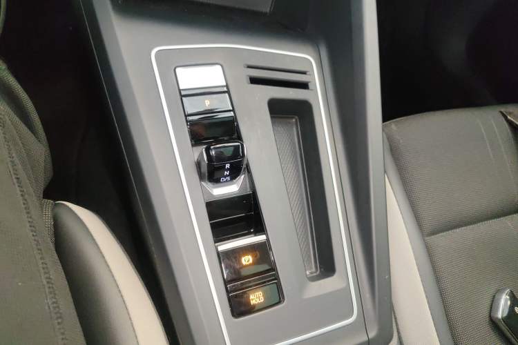 Used Volkswagen Golf 2021 280TSI DSG 30th Anniversary Edition Gear Lever