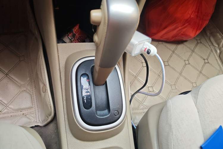 Used Nissan Sylphy 2016 Classic 1.6XE Automatic Comfort Edition Gear Lever