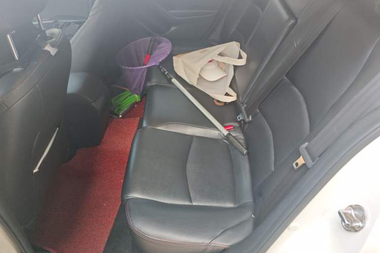 Used Mazda 3 Axela 2016 Sedan 1.5L Manual Comfort Model
