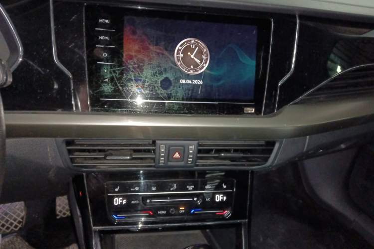 Used Volkswagen Passat 2020 Facelift 330TSI Elite Edition China VI Standard Audio And AC Panel