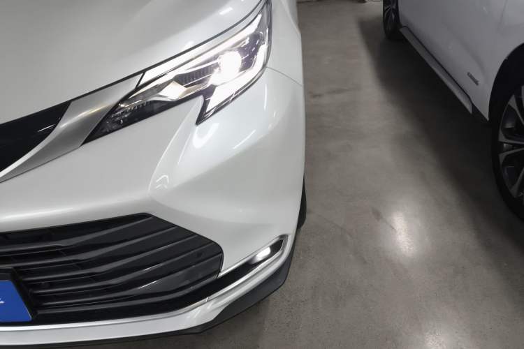 Used Toyota SIENNA 2023 2.5L Hybrid Luxury Edition Left Front Headlight