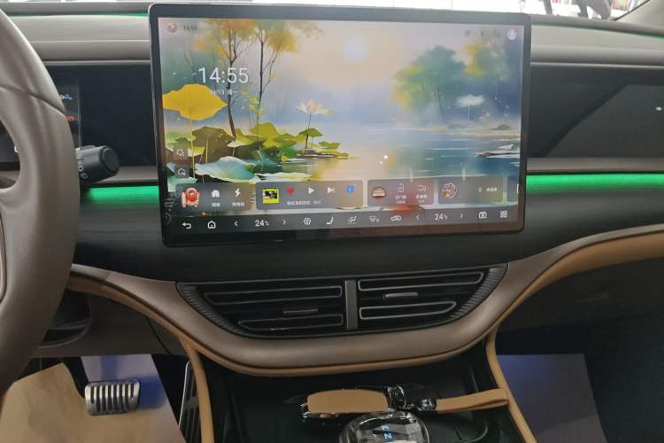 Used Denza D9 2022 DM-i 970 Four-Wheel Drive Prestige Model Audio And AC Panel